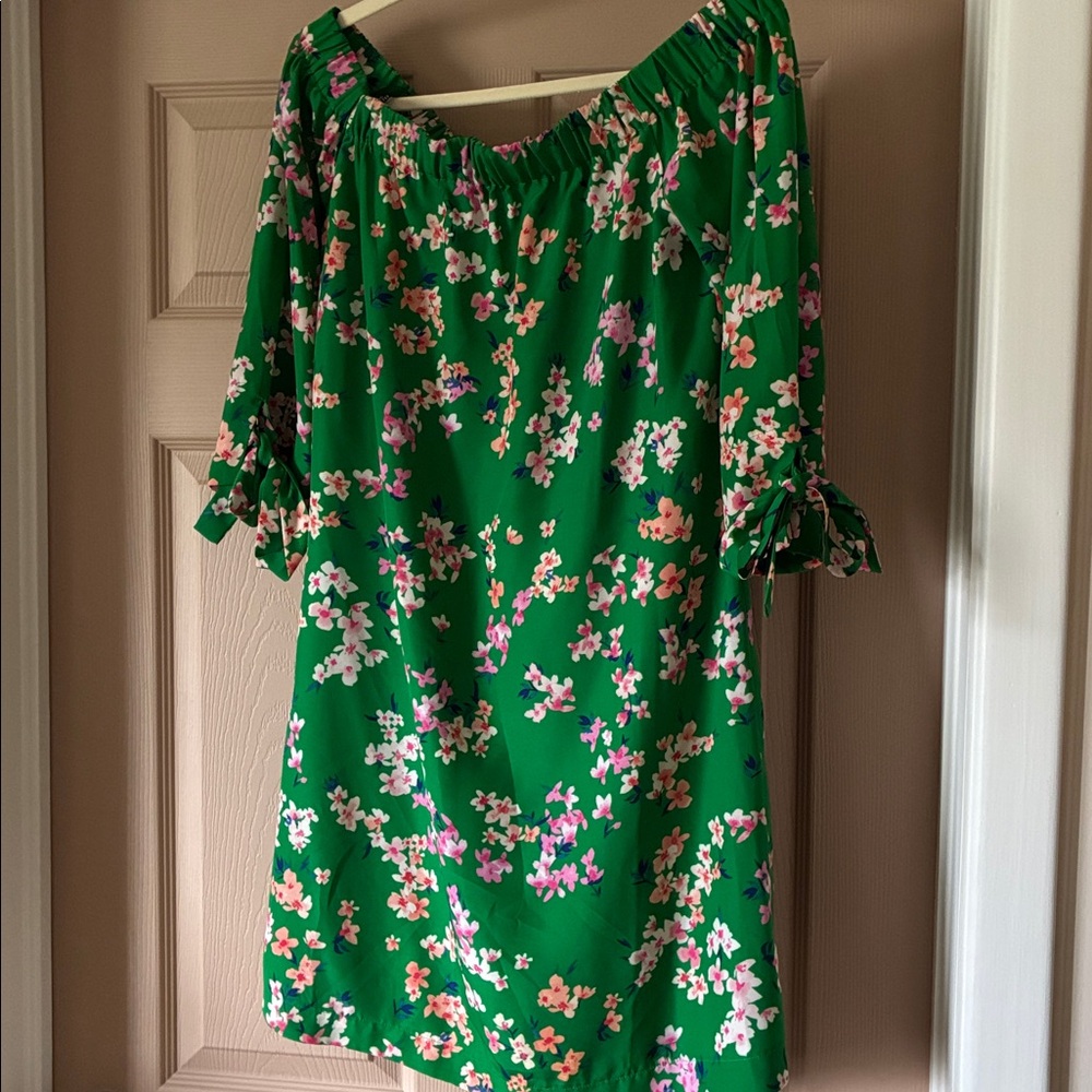 Vince Camuto Green Floral Off-Shoulder Tie-Sleeve Dress
